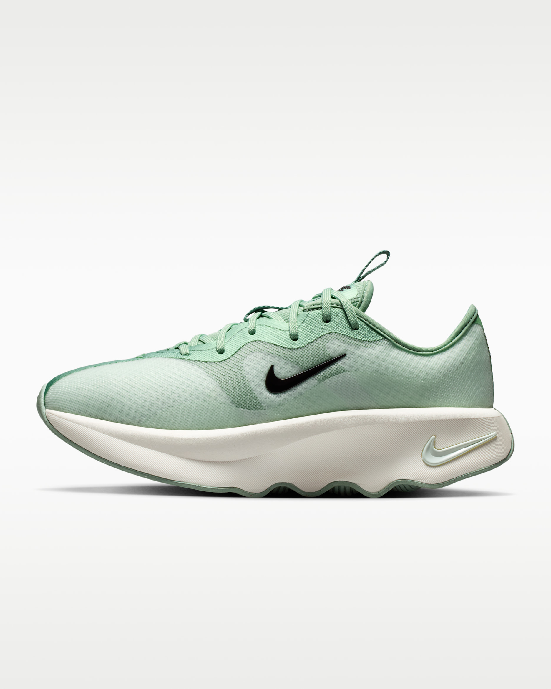 NIKE ☆ MOTIVA （27.5㎝）新品未使用 値引きしました！ WMNS) Nike Motiva Premium 'Summit White Metallic Silver' FZ2115-101